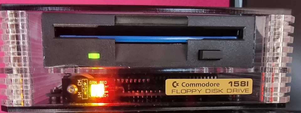Commodore 1581 replica 3,5" Floppy Disk Drive + Gehäuse voll funktionsfähig