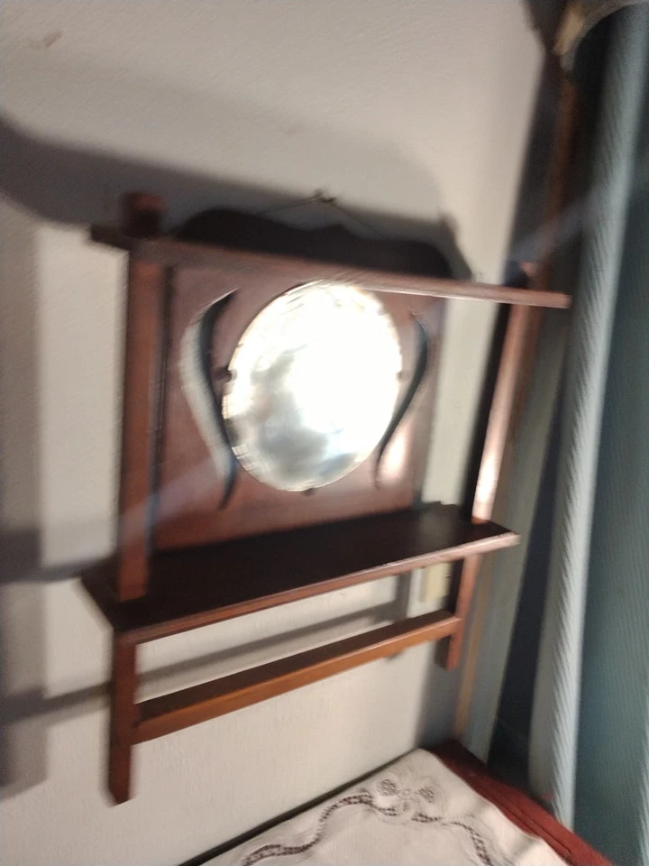 Espejo de afeitar de pared antiguo hecho a mano Primitive Mission con estante y toallero Foto 3 de 4