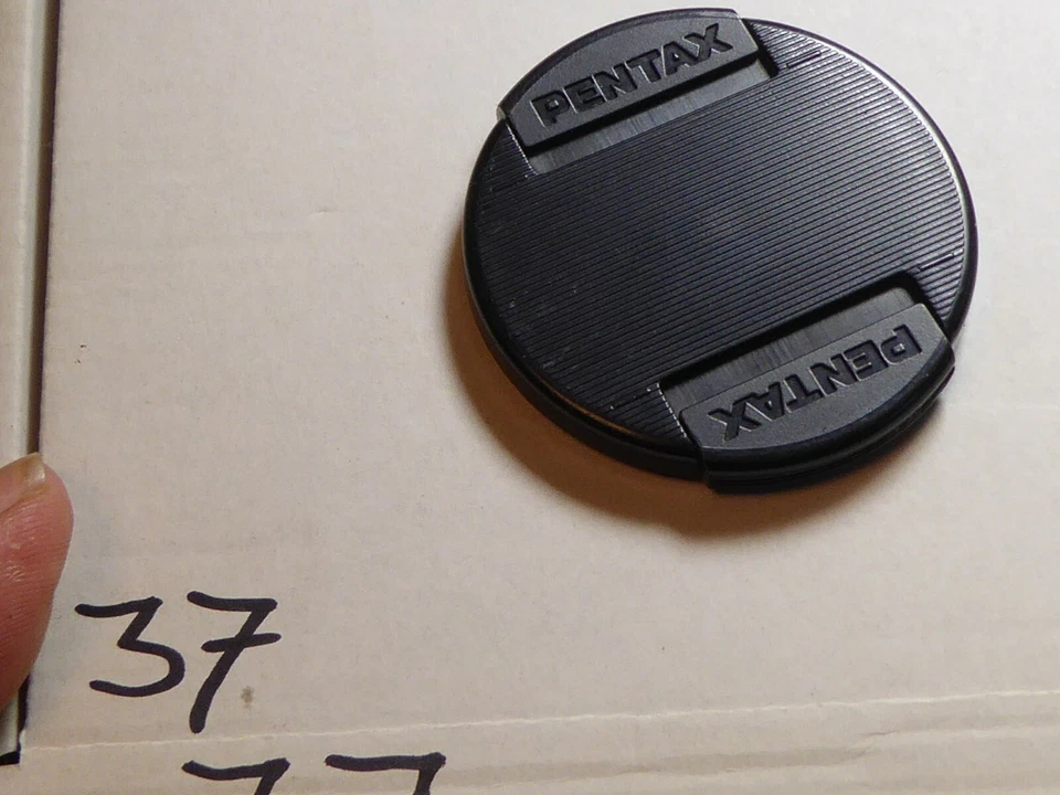 Pentax 58mm black camera lens cap  genuine original vintage  - Image 2 of 4