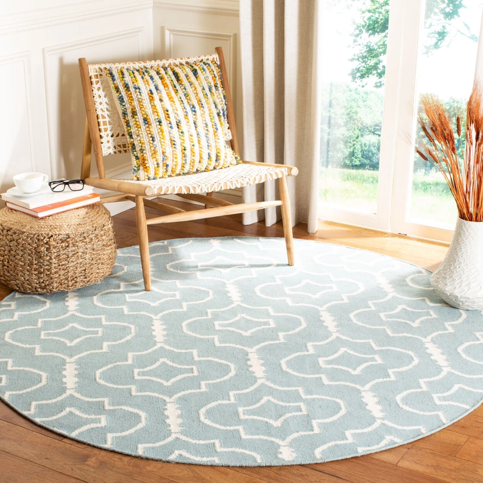 SAFAVIEH Dhurries DHU637C Light Blue / Ivory Rug - Image 2 of 4