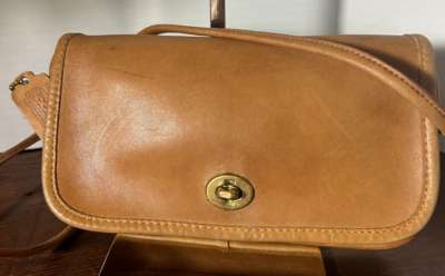 バッグ Old Coach Glove-tanned Leather Hand Bag Vintage Coach Full Glove Tanned Leather Dinky Purse Bag Crossbody