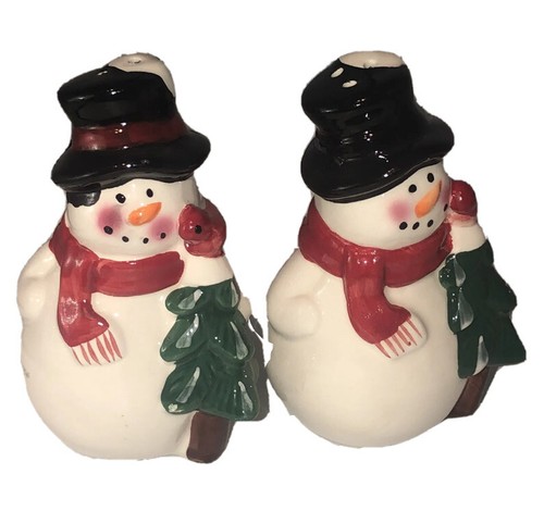 Vintage ceramic salt and pepper shakers Snowman with Christmas tree - Picture 2 of 6