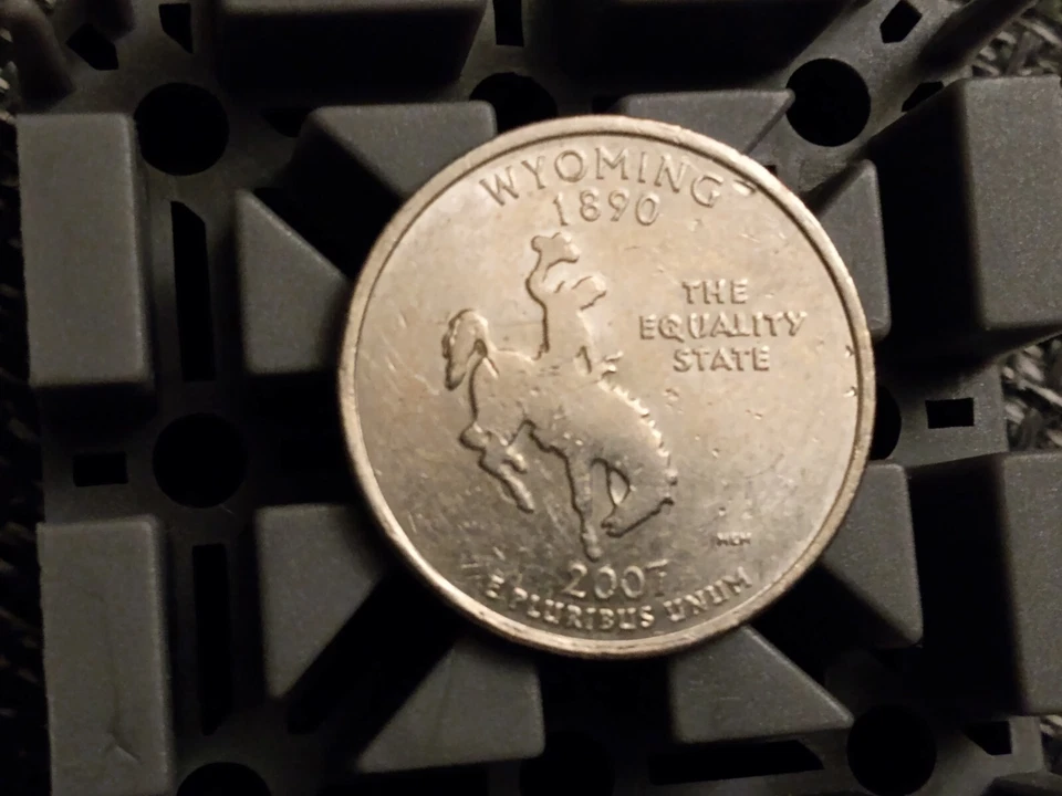 2007 Wyoming State Quarter Error Die Chip on The Horses Tail - Image 2 of 3