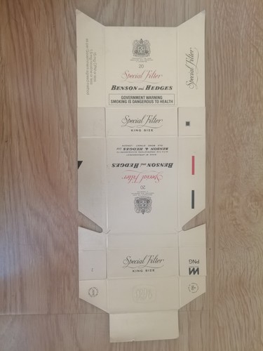 geöffnete leere Zigaretten Hartpackung--84mm-Papua Neuguinea-Benson & Hedges