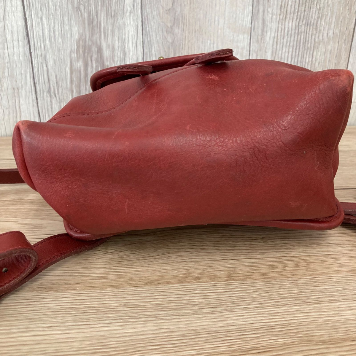 バッグ 00s old coach 9960 turnrock backpack red Vintage COACH 9960 Red Leather Backpack Turnlock Flap Closure Used