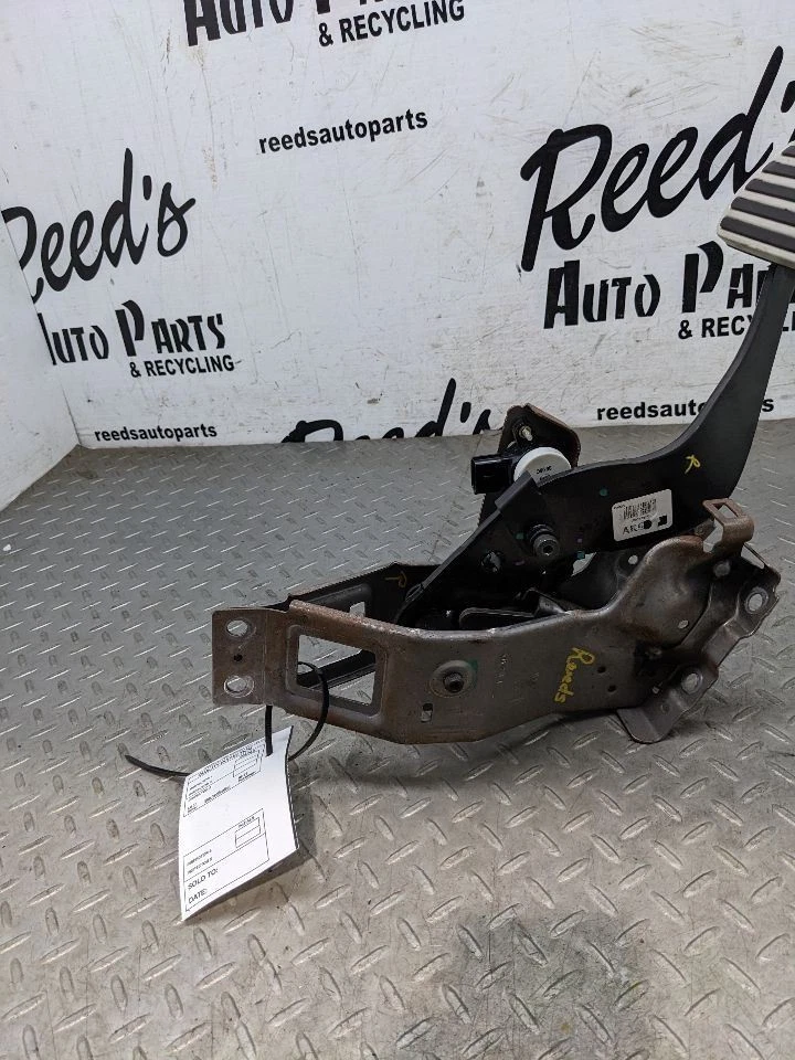 2010-2015 Chevrolet Camaro ZL1 Brake Pedal OEM 1177832 - Image 4 of 4