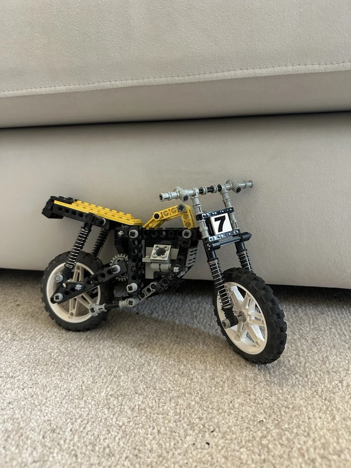 LEGO Technic 8838 Shock Cycle, photo 1 of 3