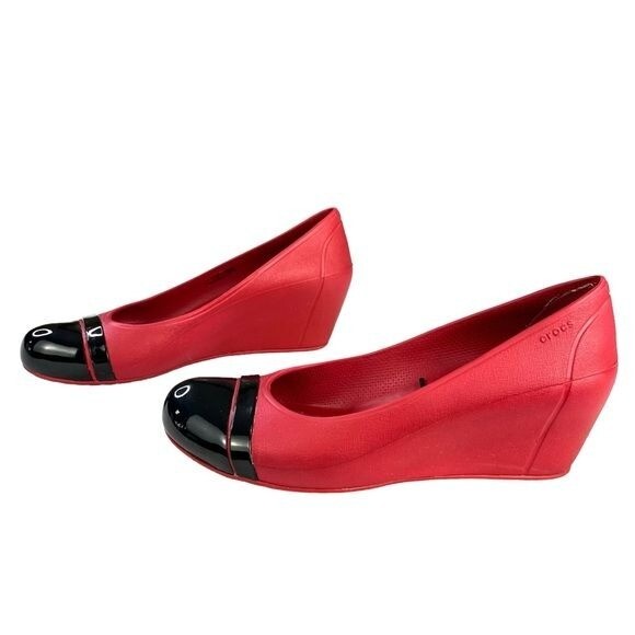 CROCS Cap Closed Toe Wedge Pumps Slip On Shoes Red Black Womens Size 9