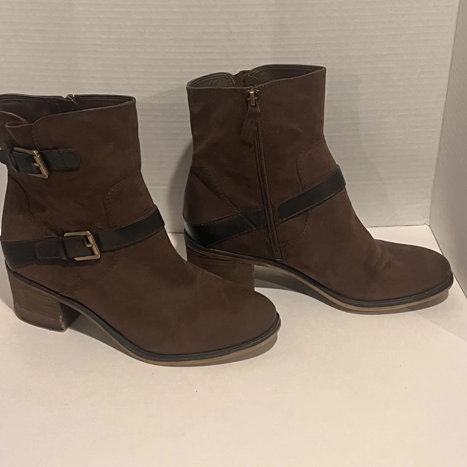 FRANCO SARTO Women's Brown Leather boots  Size 8.5 Brown Color - Image 3 of 4