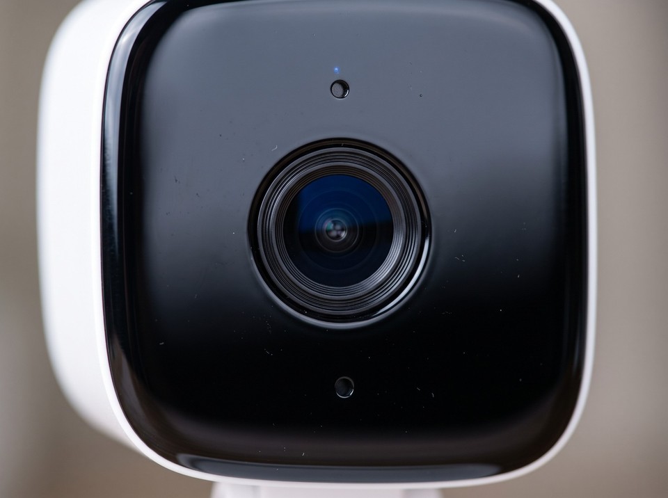 Indoor WiFi Security Camera 1080P HD CCTV Night Vision Two-Way Audio ...