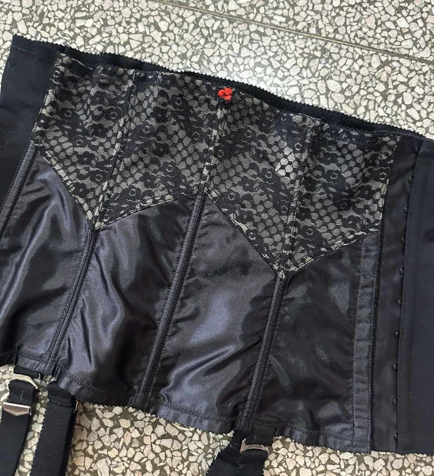 Faja Fredericks of Hollywood vintage años 80 con ligas control de curva negro M Foto 2 de 4