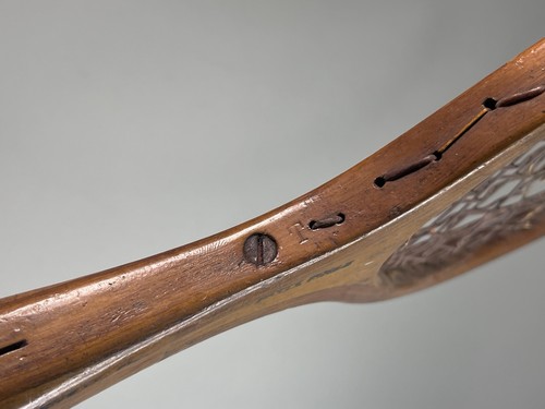 Lotto 2 racchette da tennis vintage in legno antiue Wright Diston & A J Spalding Kro Flite - Foto 14 di 15