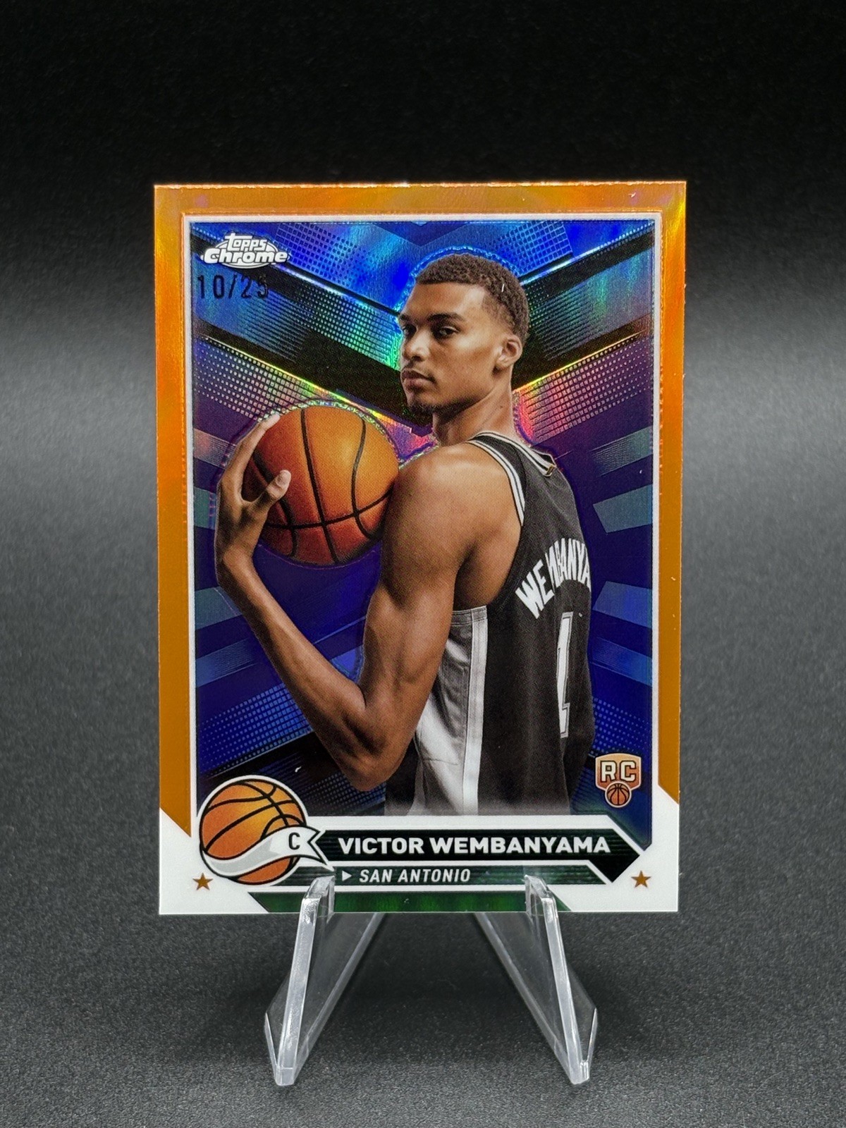 2023-24 Topps Chrome - Victor Wembanyama #1 True Orange Refractor  /25 (RC)
