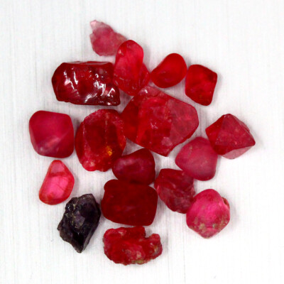 3.090 CT SUPERB EARTH MINED PIGEON RED NATURAL UNHEATED BURM MOGOK SPINEL ROUGH