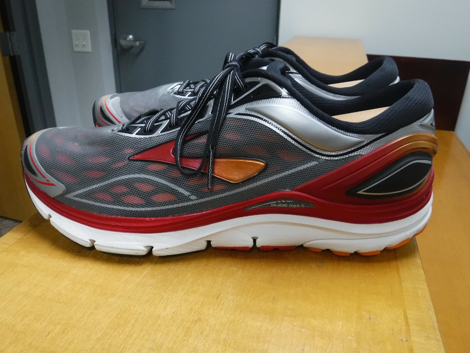 brooks ghost 3 online