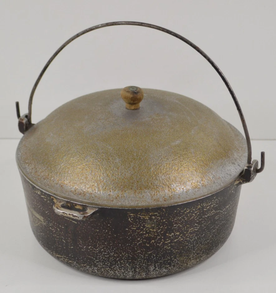 Vintage Club Hammercraft Dutch Oven Pot w/ Lid & Bail Handle 4.5 Qt. Not Warped