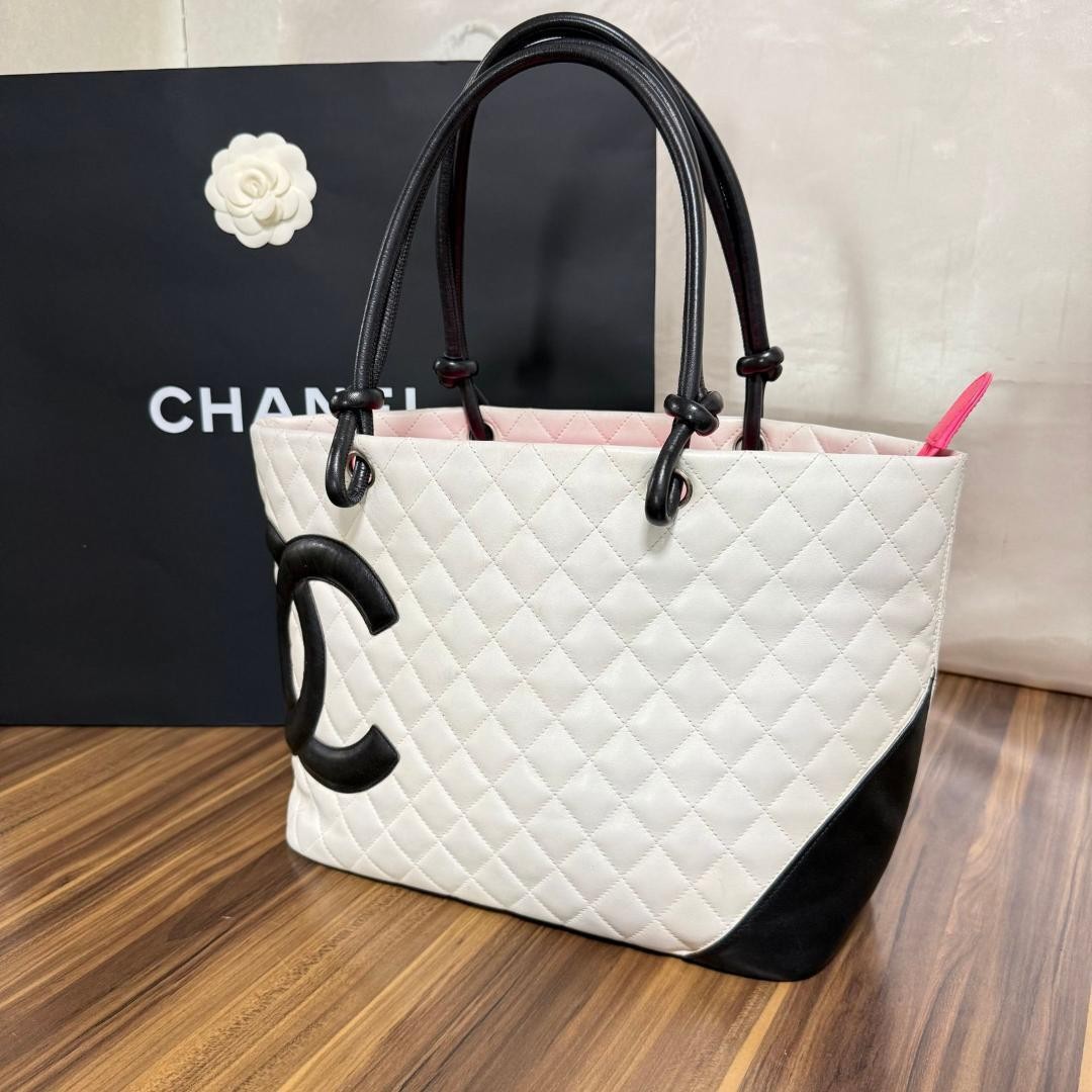 Excellent Condition with Seal CHANEL Tote Bag Cambon Line White Model 9 Matelass