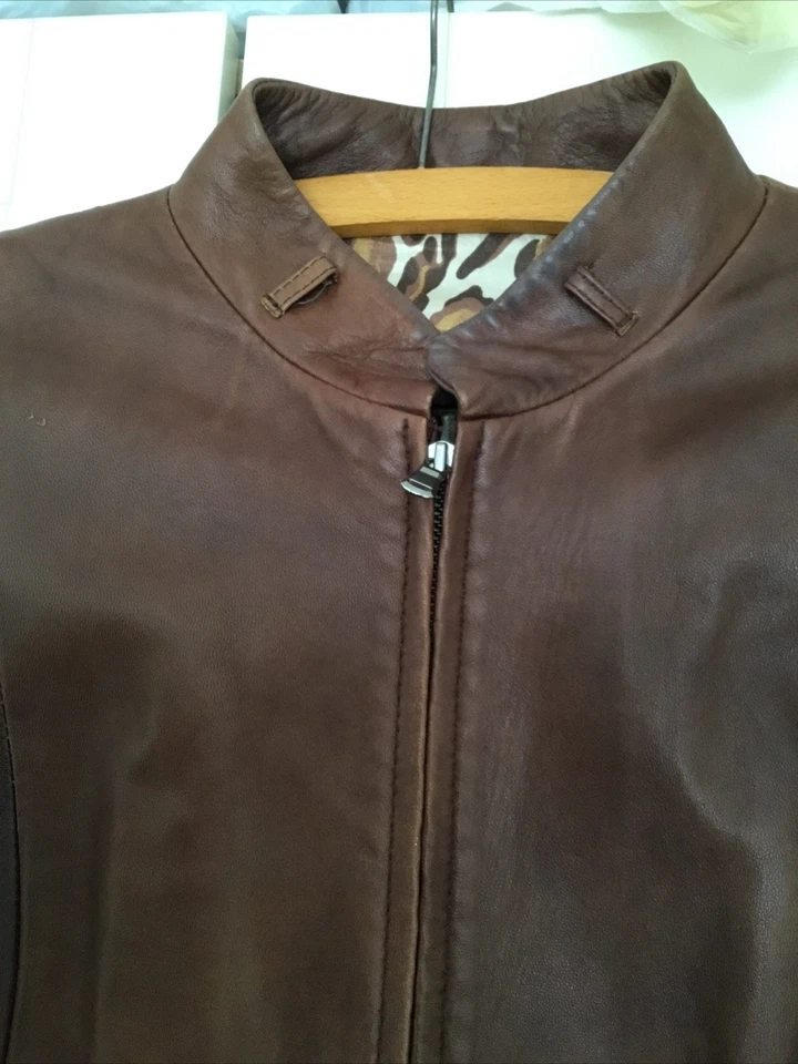 Vintage Leather Long brown ladies coat, 12, strapped waist , cuffs, zipped front - Image 3 of 4