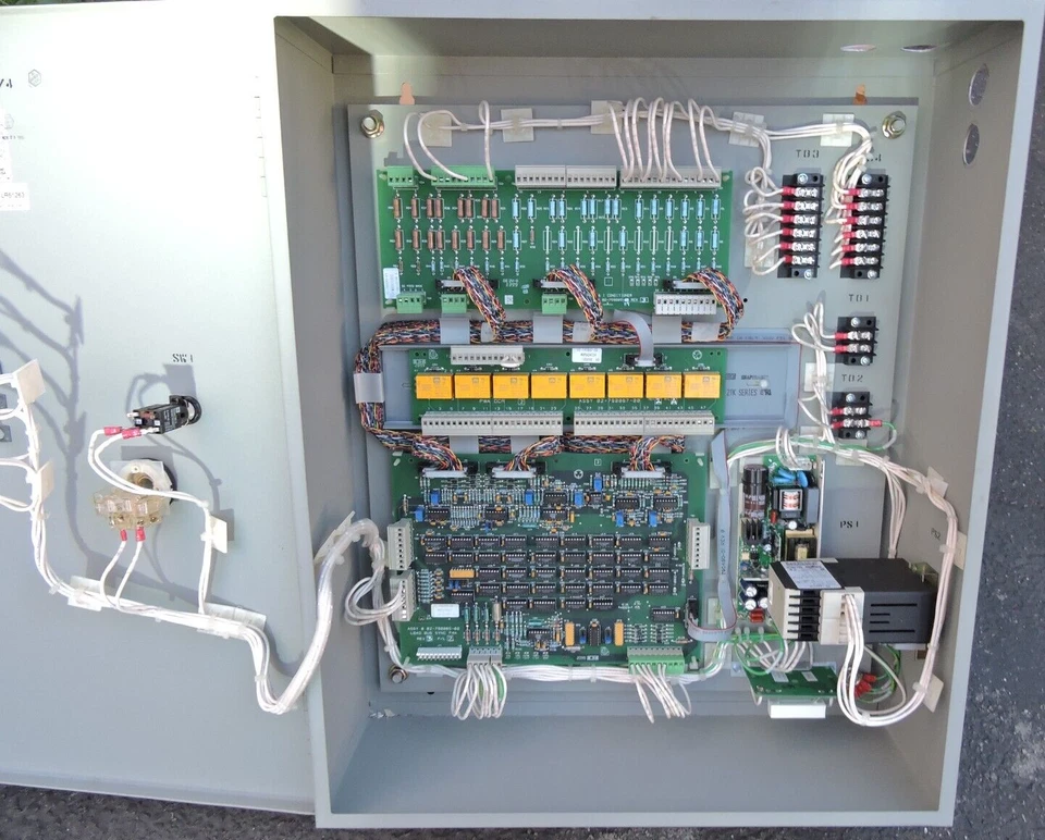 Panel remoto de sincronización de bus de carga extendida UPS Liebert 610 ELBS 83-791339-10 Foto 3 de 4