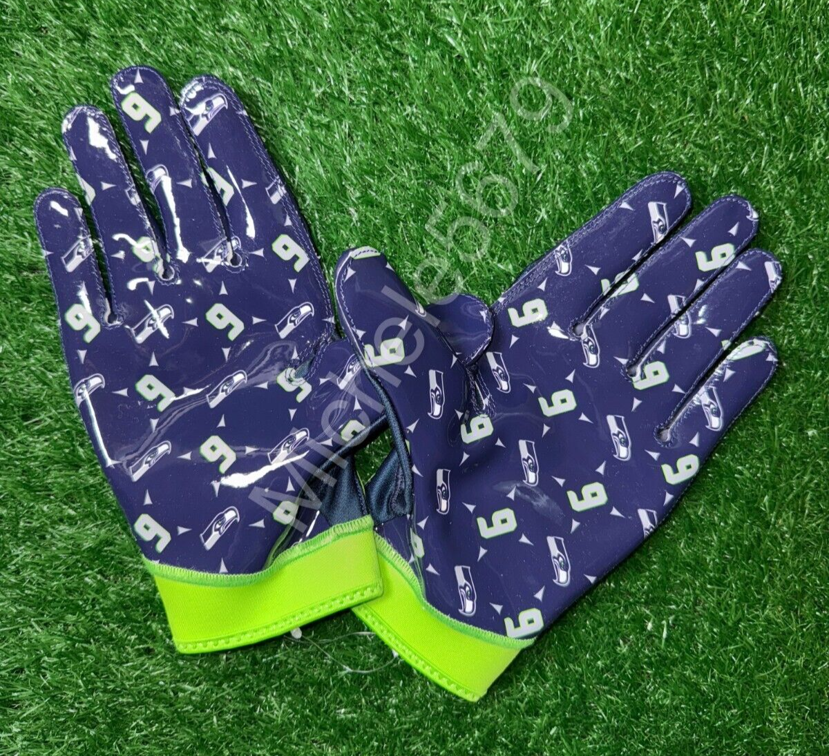 Nike NFL Kenneth Walker Seahawks PE Superbad 6 Football Gloves