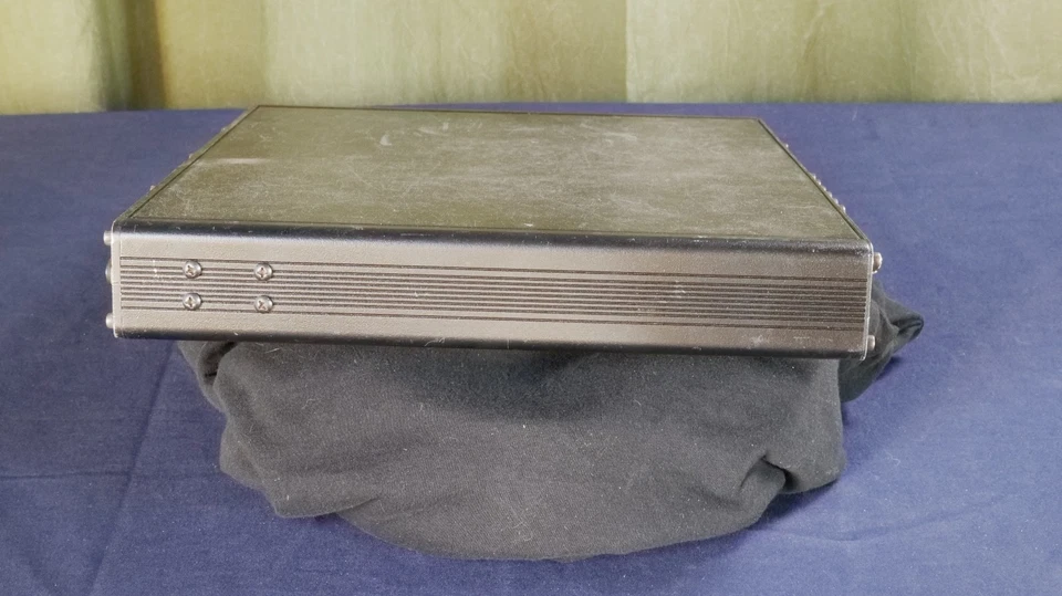 Interfaz de audio digital Firewire métrica Halo Mobile I/O 2882 grabación doméstica Foto 4 de 4