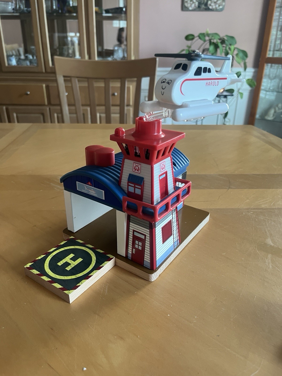 2010 Thomas & Friends Wooden Railway Harold’s Helipad Set with Harold