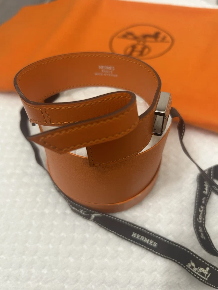 Brazalete Pulsera Cuero Hermes “Artemisa” Icónico Color Naranja. Foto 4 de 4