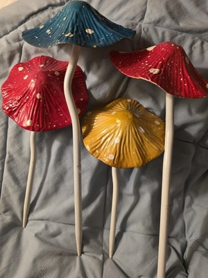 Mushroom Yard Stakes Metal Various Sizes Set Of 4 