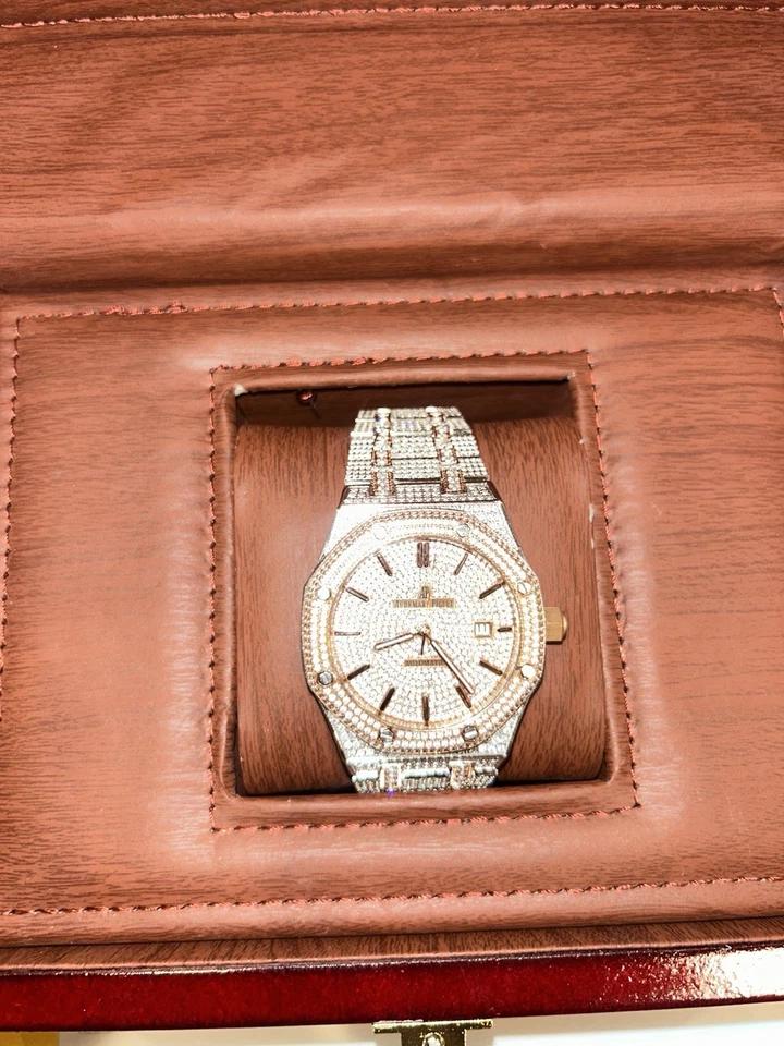 Reloj de lujo estilo diamante helado para hombre - piedras pavimentadas completas - nuevo en caja Foto 3 de 4