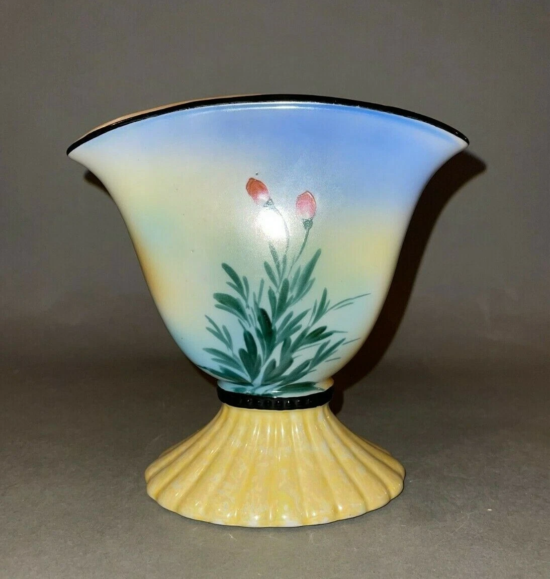 Art Deco Flower Vases Sự Nổi Bật Trong Trang Trí Nội Thất