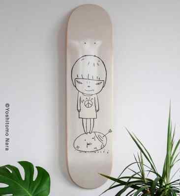 スケートボード Yoshitomo Nara skate deck Yoshitomo Nara Solid Fist Skateboard Deck Red - US