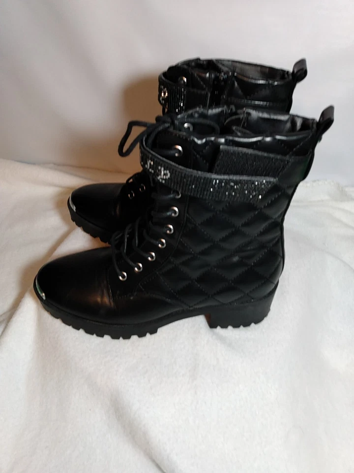 Botas de combate Juicy Couture acolchadas de cuero sintético zapatos JC-OPAL para mujer 7,5 usadas en excelente estado Foto 3 de 4