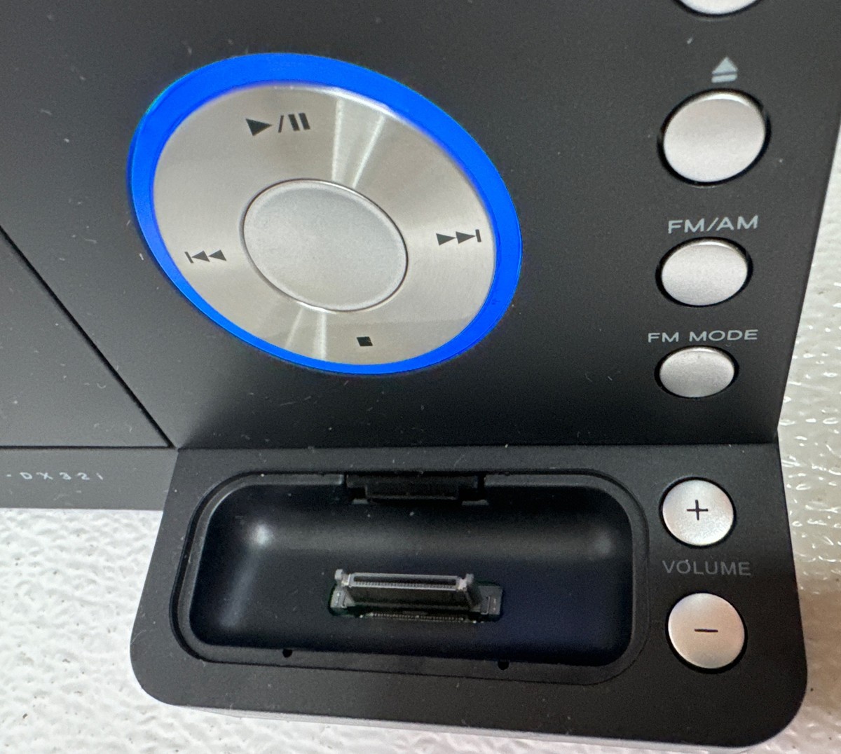TEAC MC-DX32i CD System With 2 Speakers, Subwoofer, Player, Antenna, & Manuals TEAC MC-DX32i CD System With 2 Speakers, Subwoofer, Player, Antenna, & Manuals