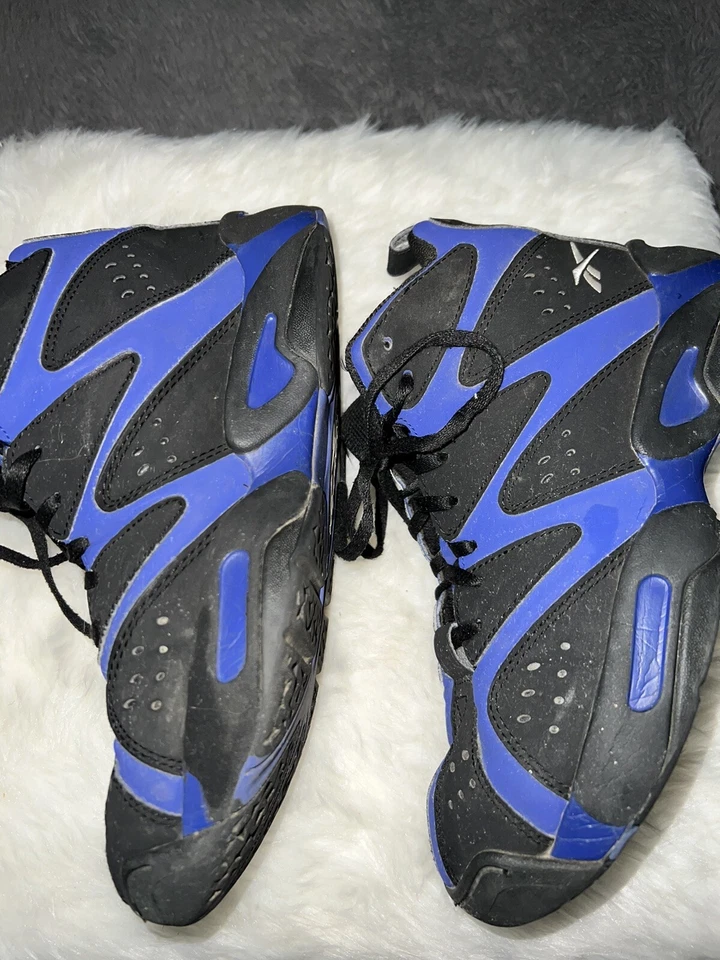 Reebok Athletic sneakers shoes, Black Blue,  kids Boys Size 5 - Image 3 of 4