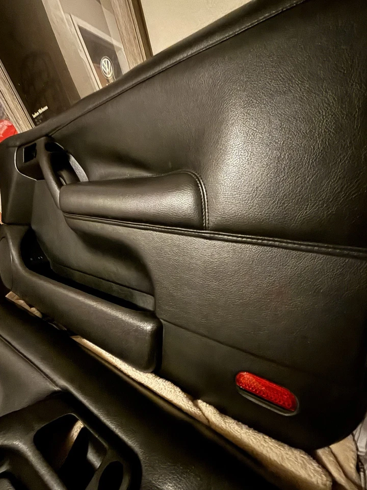 Par de paneles de puerta delantera VW Golf GTI MK3 2 PUERTAS 1HM 867 011 1HM 867 012 OEM genuino Foto 3 de 4