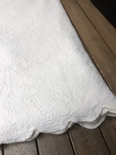 VNT Oasis Peacock Alley Matelassé Coverlet K...