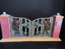 Vandor EPE Elvis Presley Graceland Music Note Gates Bookends 1997