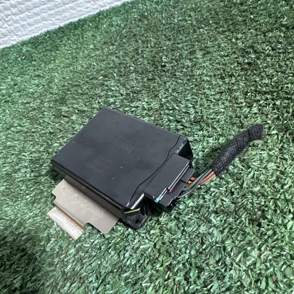 2011-2013 FORD FIESTA МНОГОФУНКЦИОНАЛЬНЫЙ МОДУЛЬ УПРАВЛЕНИЯ ШАССИ AE8T-19H464-AE - Изображение 3 из 4