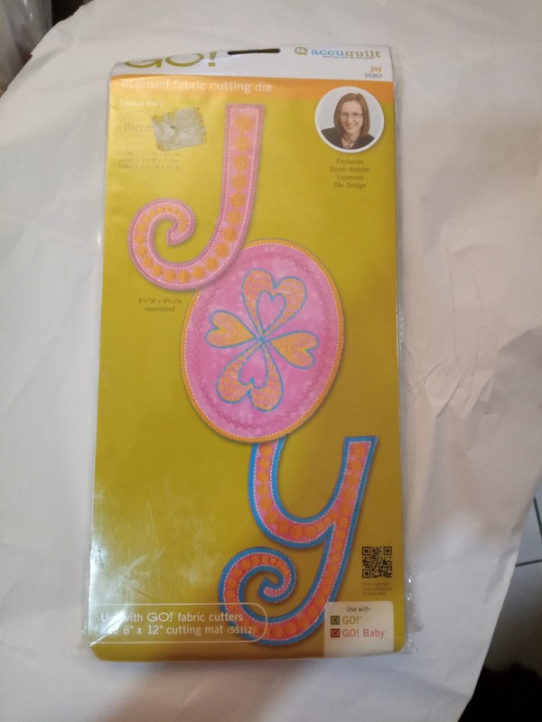 Accuquilt Go Dies Joy 55307 New Open Box Wrap 