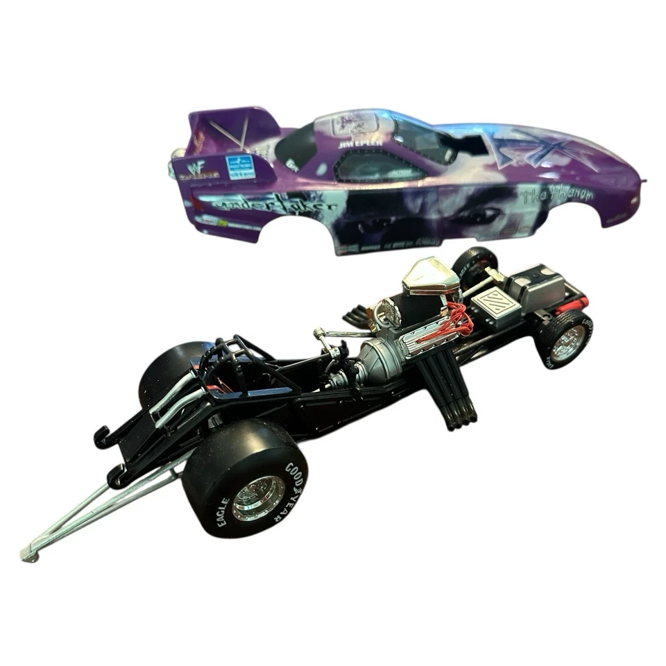 Acción 1:24 Jim Epler WWF/Undertaker 2000 Pontiac Funny Car NHRA Racing Diecast Foto 2 de 4