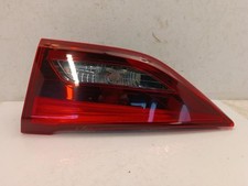 Feu arrière Toyota AVENSIS