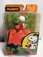 Peanuts Snoopy Great Pumpkin Figure w Doghouse Helmet Scarf Forever Fun