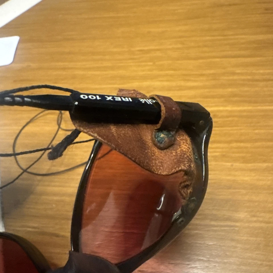 Gafas de sol vintage BOLLE IREX 100 Glacier marco negro con guión de cuero años 60 Foto 4 de 4