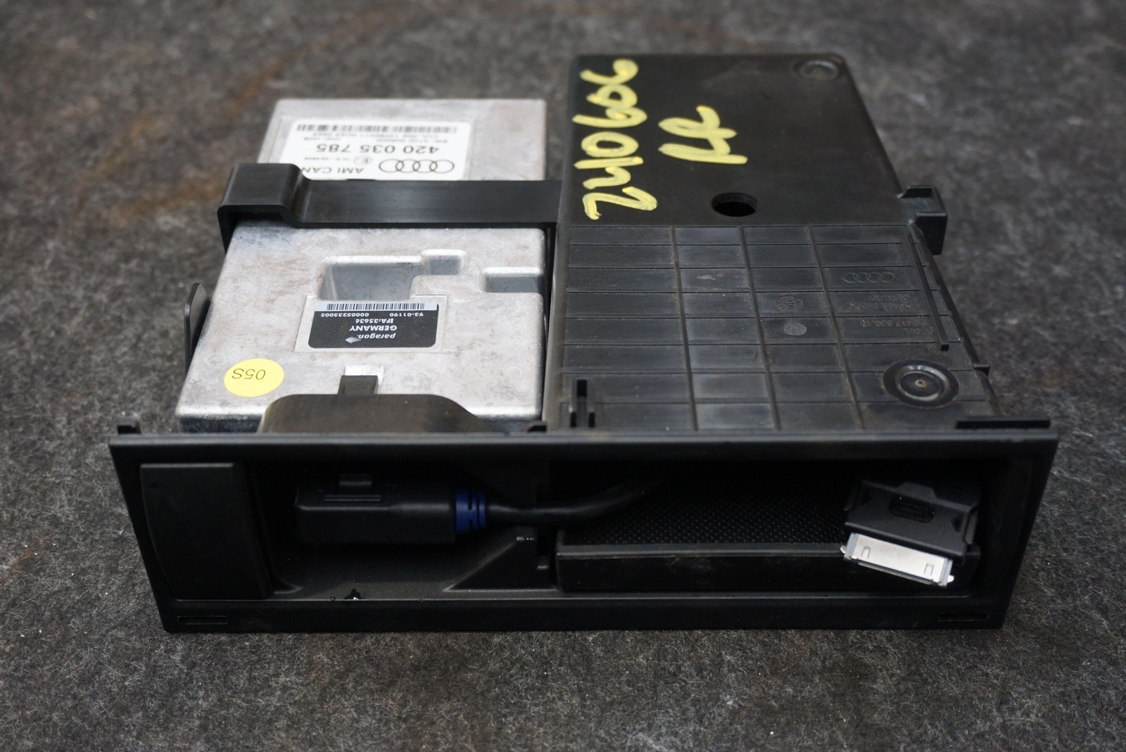 Radio Media Interface Control Module 420035785 OEM Audi R8 Type 42 2012