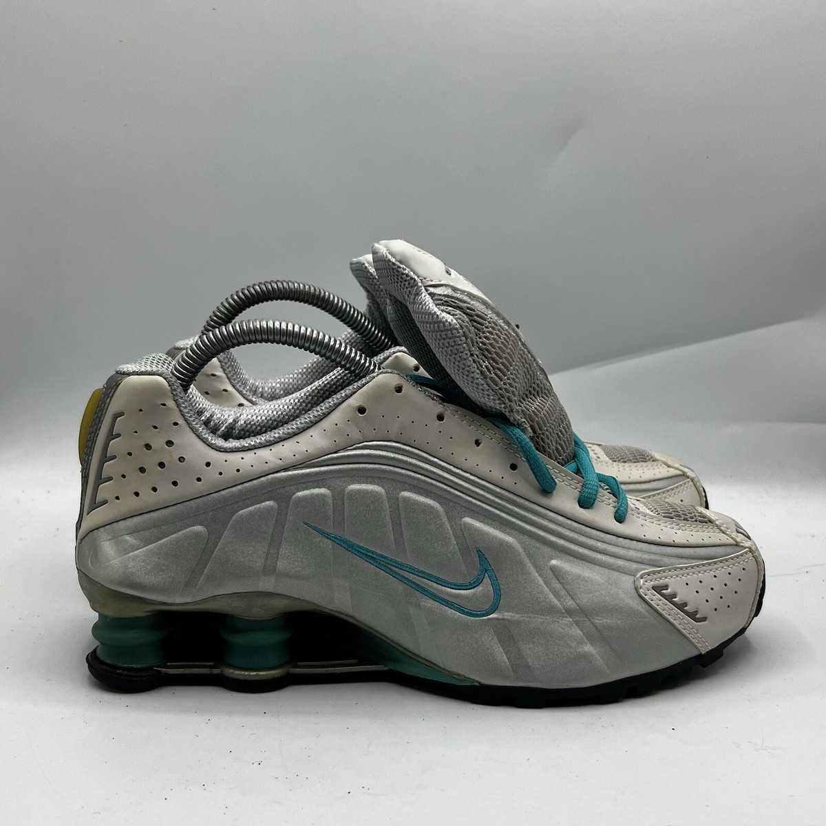 Vtg Nike Shox R4 Superfly Womens Size 8.5 White/ Baby Blue Vtg Nike Shox R4 Superfly Womens Size 8.5 White/ Baby Blue