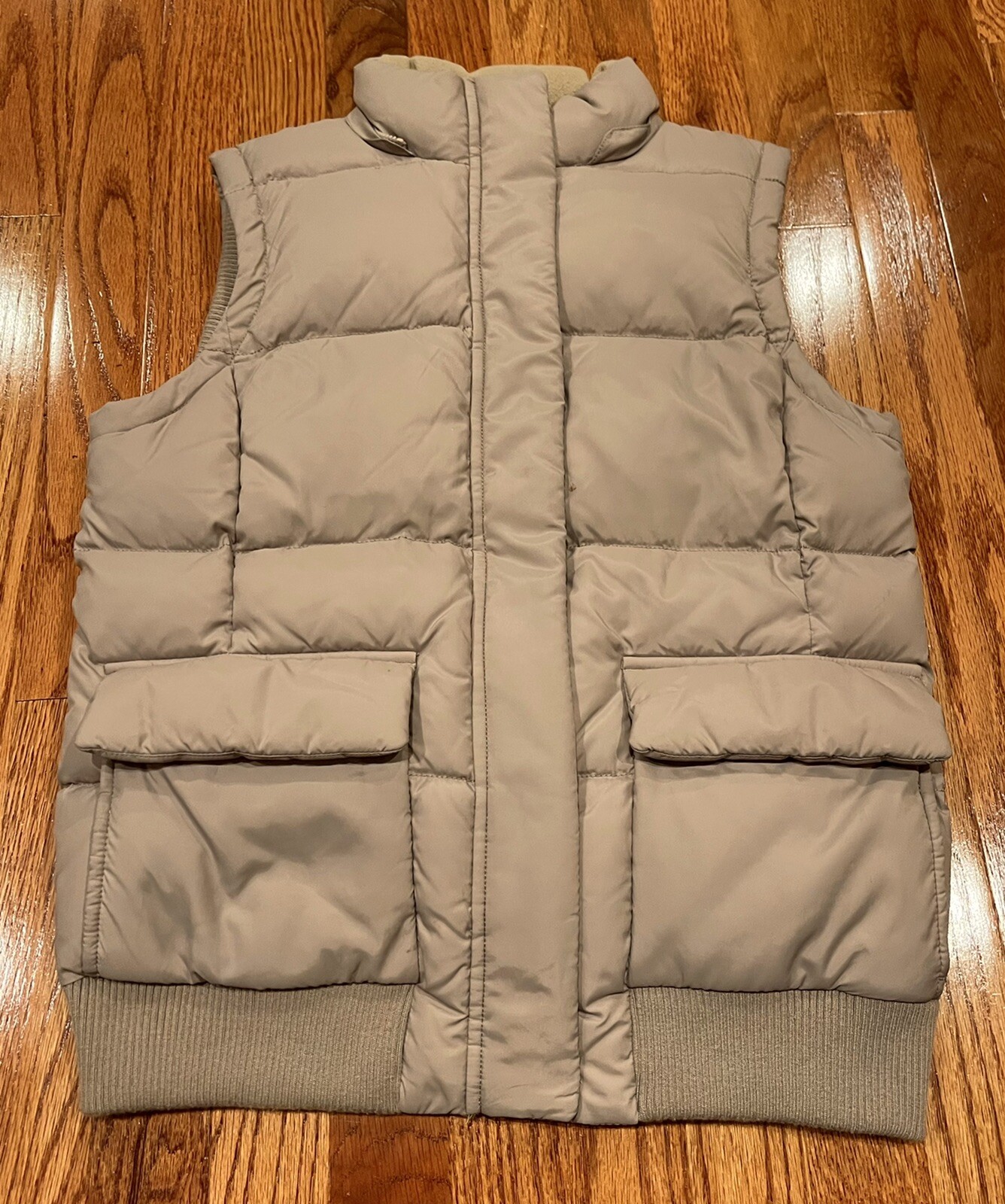 GAP women puffer vest beige, small 