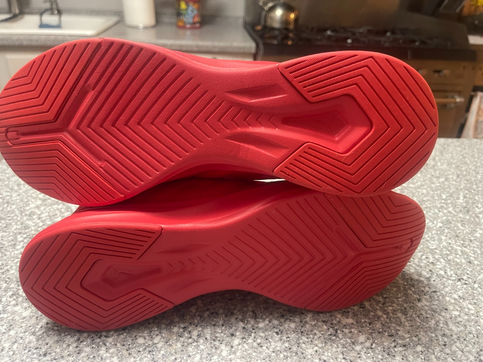 PUMA Contempt Demi Training  Mens Red Sneakers Athletic Shoes size 10.5 thumbnail 2