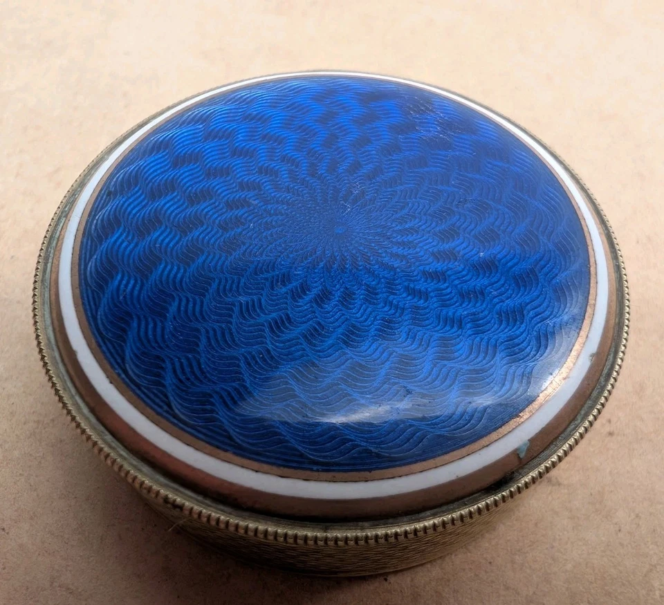 Boite poudrier ancien en Métal émaillé vers 1920 , Metal enamel box. Art Déco  - Photo 3/4