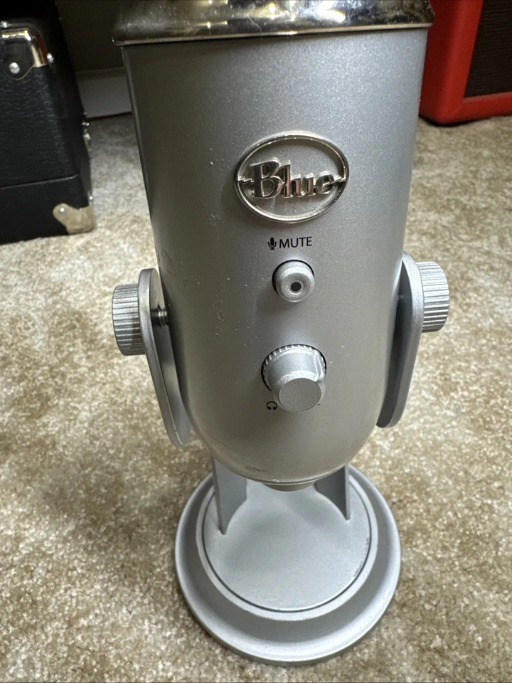 Logitech - Blue Yeti Professional Multi-Pattern USB Condenser Gaming Microphone - Image 2 of 4