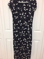 Women's Ann Taylor Maxi Dress Black and White in Color with Ribbon Size 4